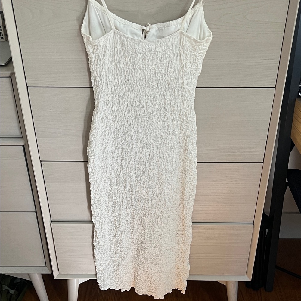 Fitted White Textured Dress - Picture 3 of 5